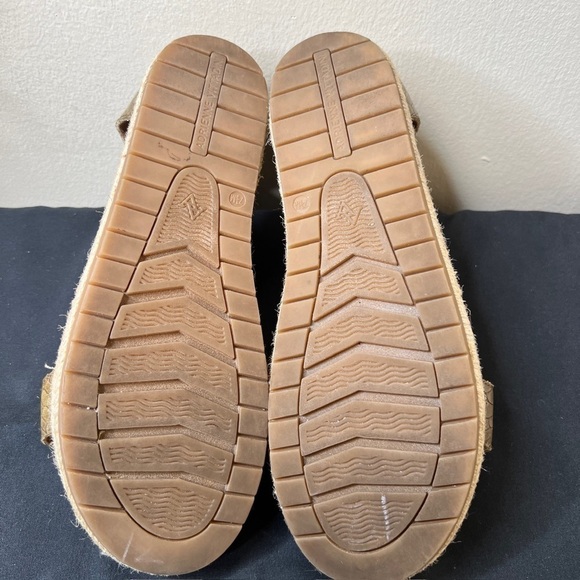 🌹 Adrienne Vittadini Green Brown Snakeskin Reptile Sandals 7.5 Platform Patrice - Picture 13 of 13